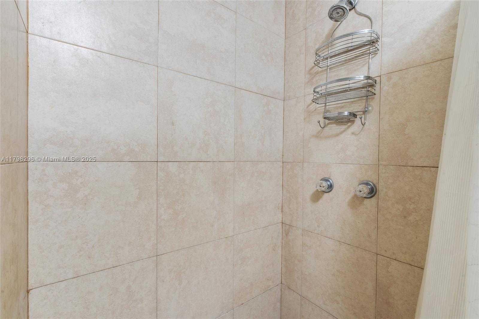 Small Image of 11415 SOUTH WEST 226TH ST, Miami Number 21