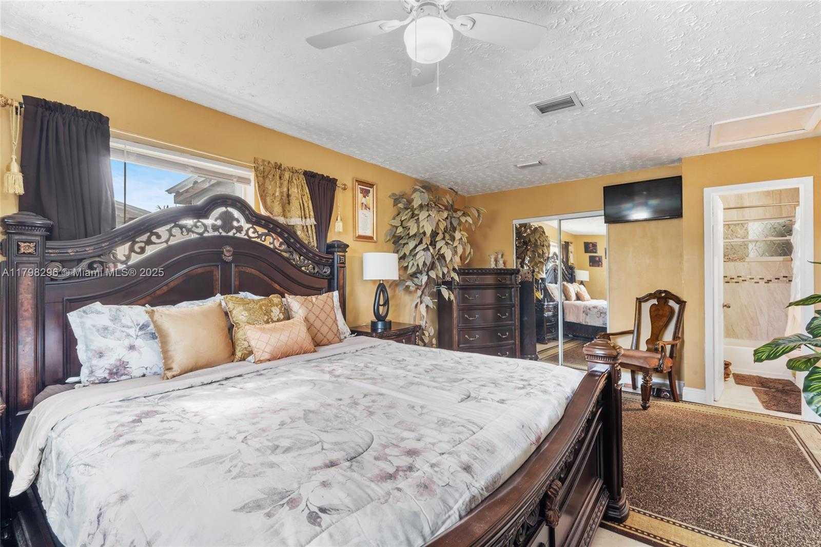 Small Image of 11415 SOUTH WEST 226TH ST, Miami Number 23