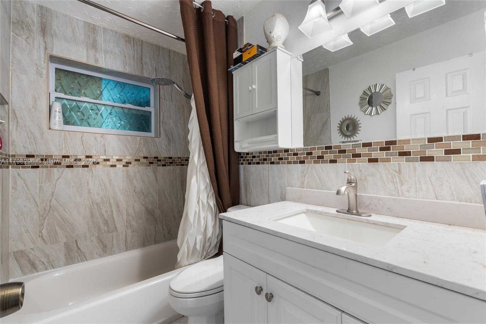 Small Image of 11415 SOUTH WEST 226TH ST, Miami Number 24
