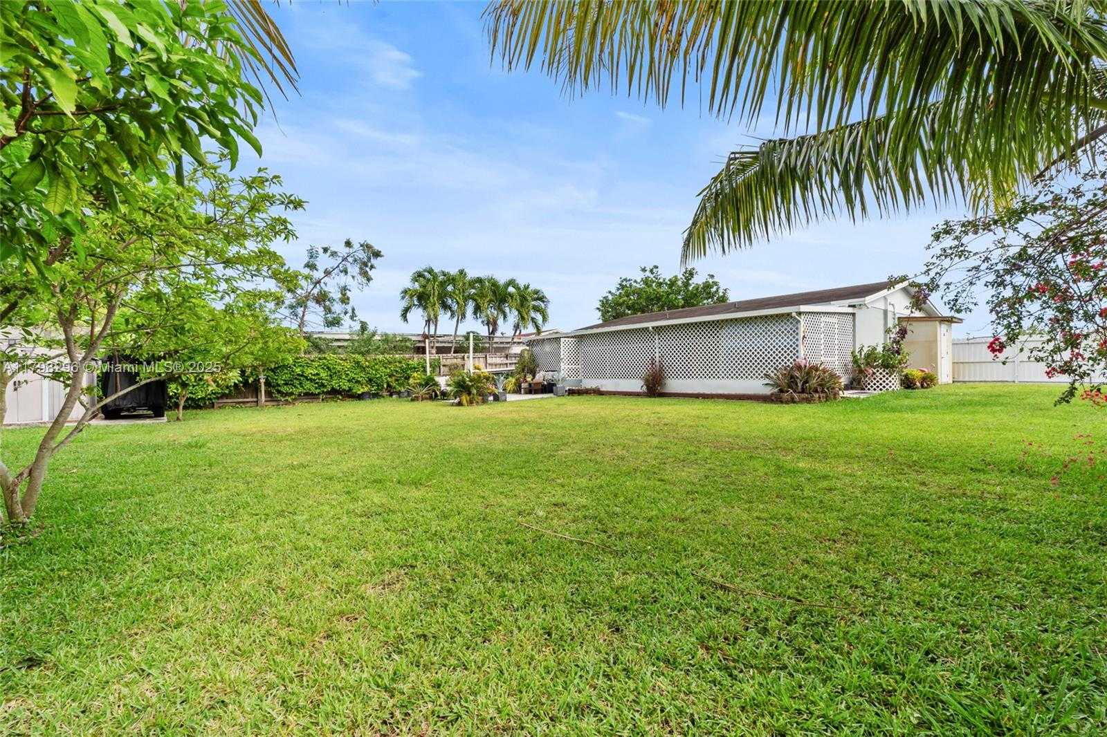 Small Image of 11415 SOUTH WEST 226TH ST, Miami Number 30