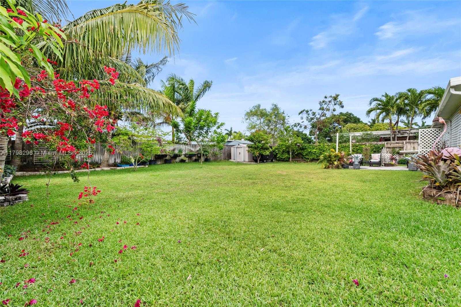 Small Image of 11415 SOUTH WEST 226TH ST, Miami Number 31