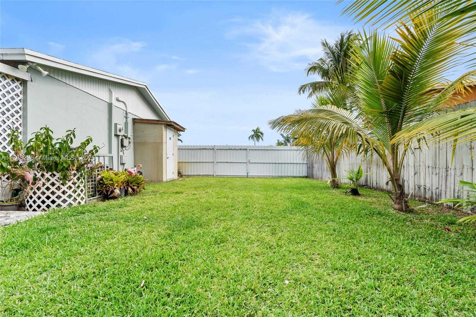 Small Image of 11415 SOUTH WEST 226TH ST, Miami Number 32