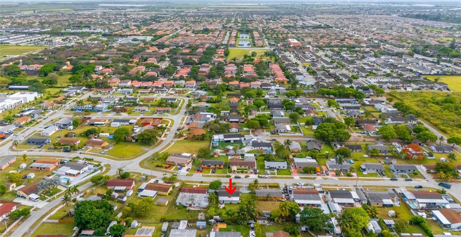 Small Image of 11415 SOUTH WEST 226TH ST, Miami Number 37