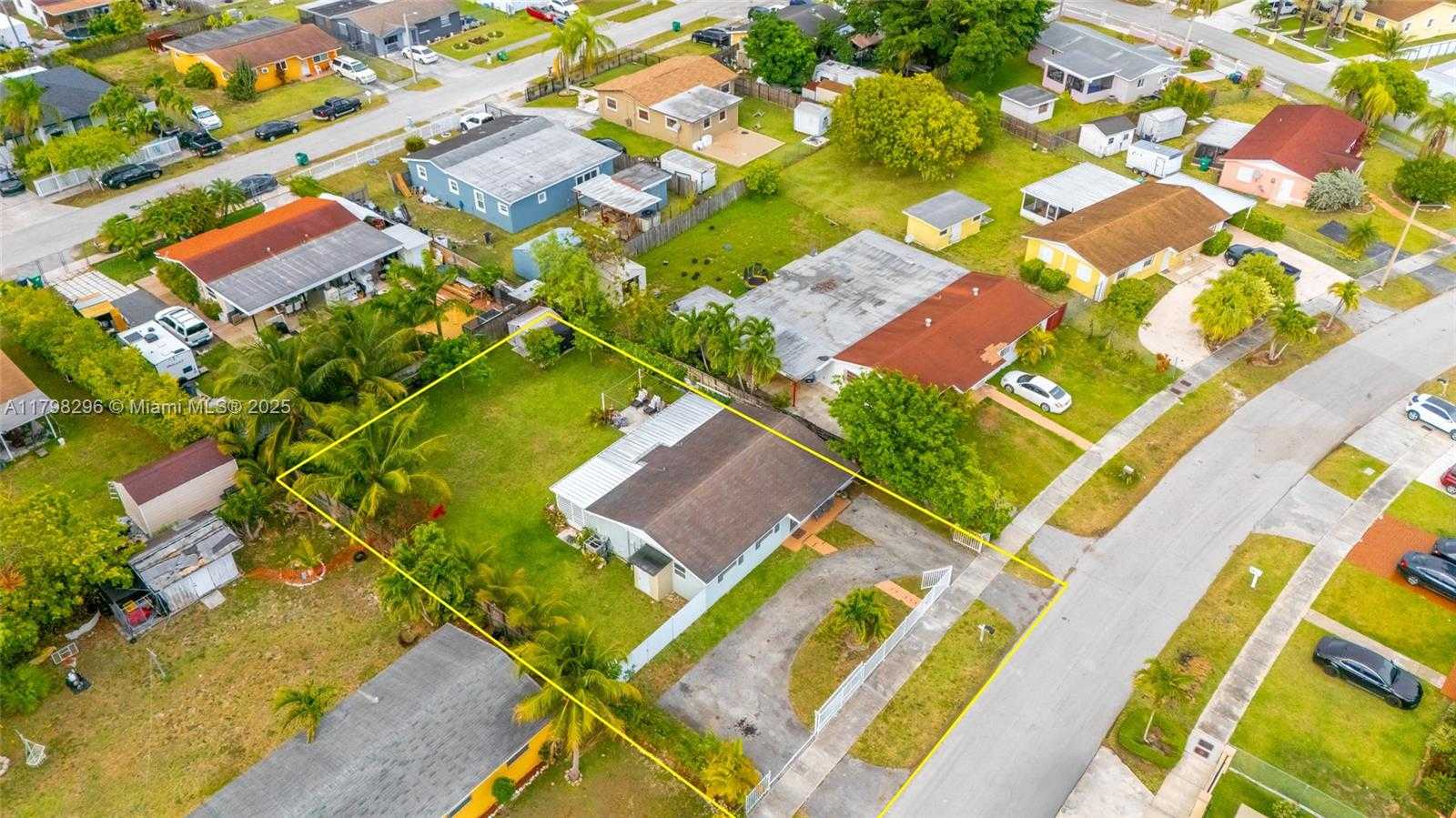 Small Image of 11415 SOUTH WEST 226TH ST, Miami Number 39