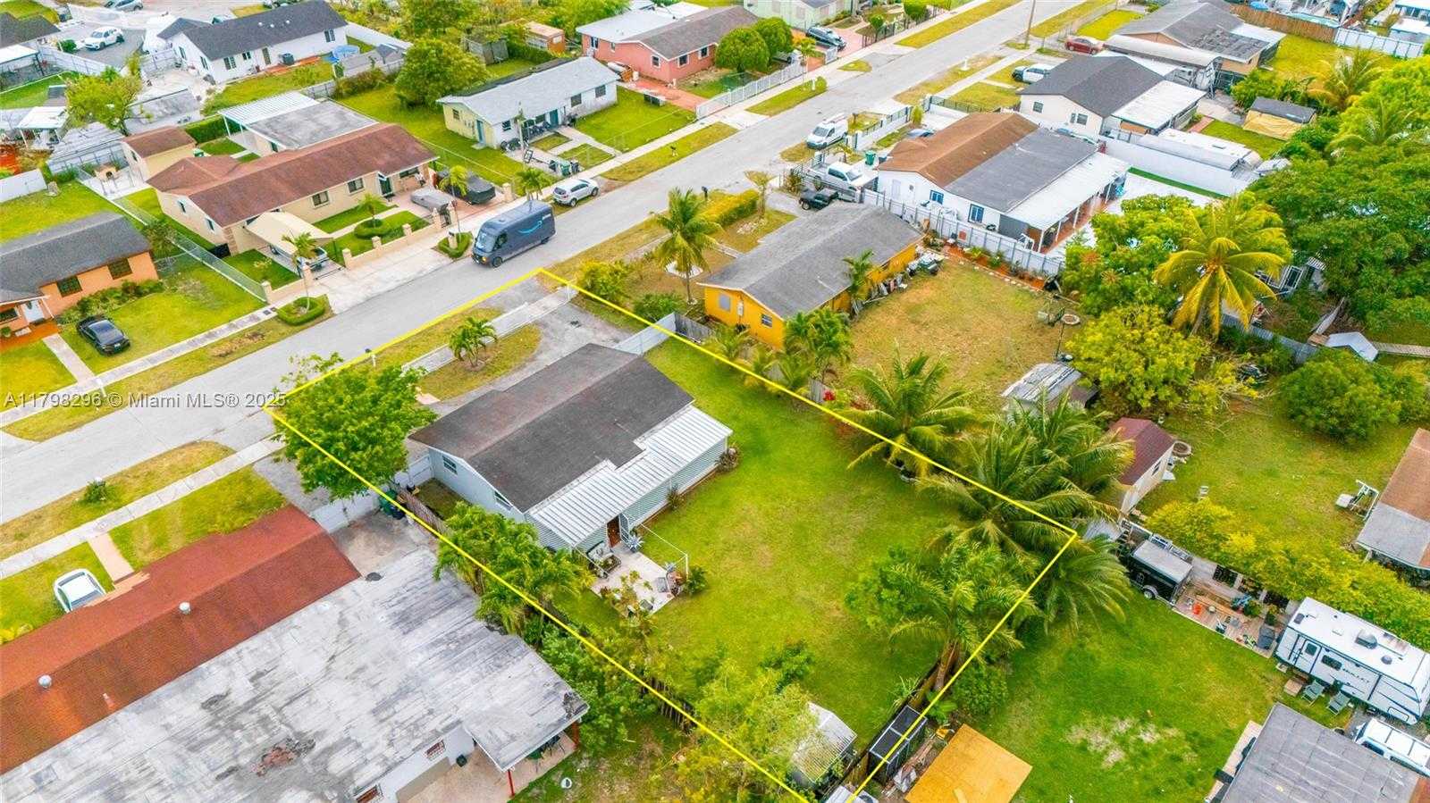 Small Image of 11415 SOUTH WEST 226TH ST, Miami Number 41