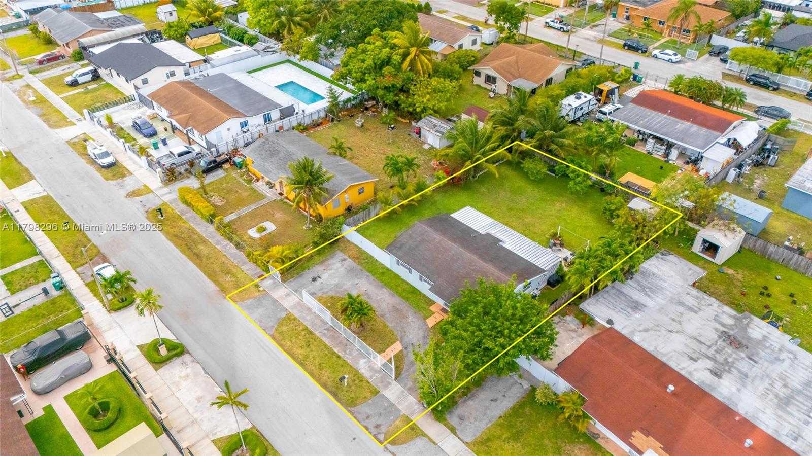 Small Image of 11415 SOUTH WEST 226TH ST, Miami Number 42