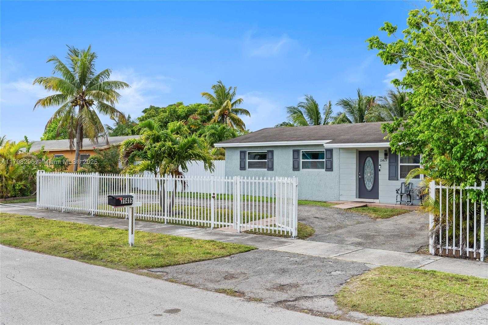 Small Image of 11415 SOUTH WEST 226TH ST, Miami Number 5