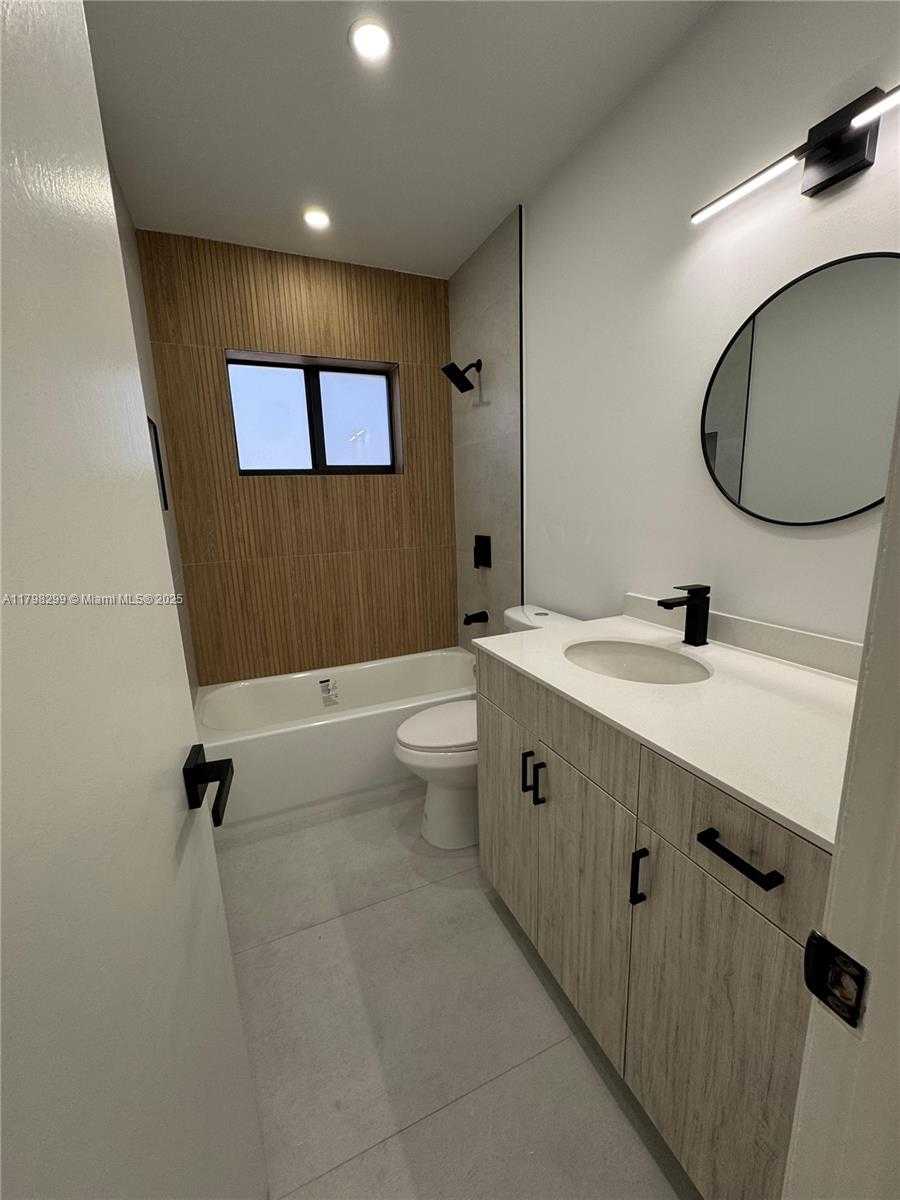 Small Image of 421 SOUTH WEST 11TH AVE, Hallandale Beach Number 13