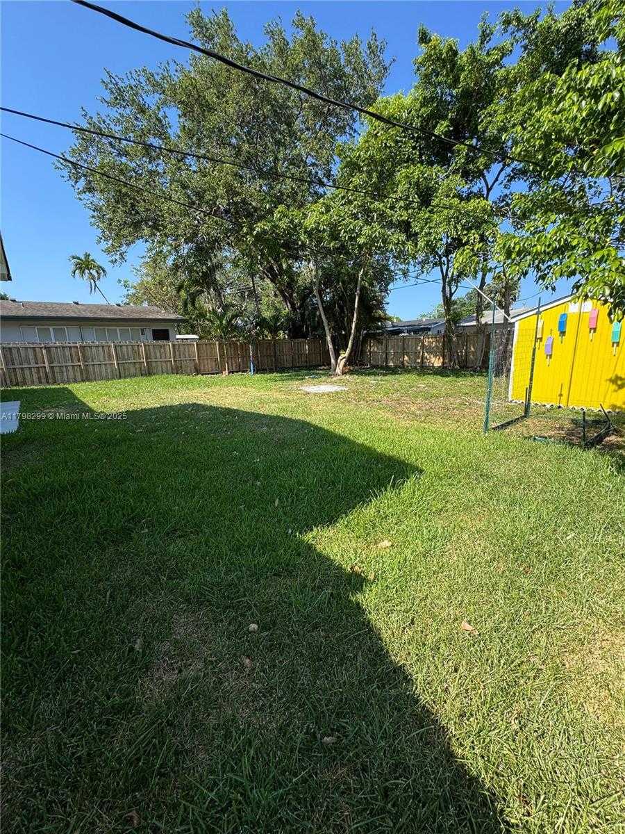 Small Image of 421 SOUTH WEST 11TH AVE, Hallandale Beach Number 19