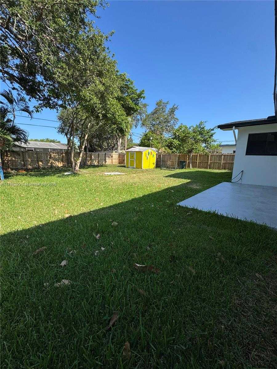 Small Image of 421 SOUTH WEST 11TH AVE, Hallandale Beach Number 20