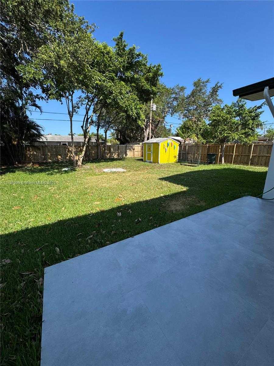 Small Image of 421 SOUTH WEST 11TH AVE, Hallandale Beach Number 21