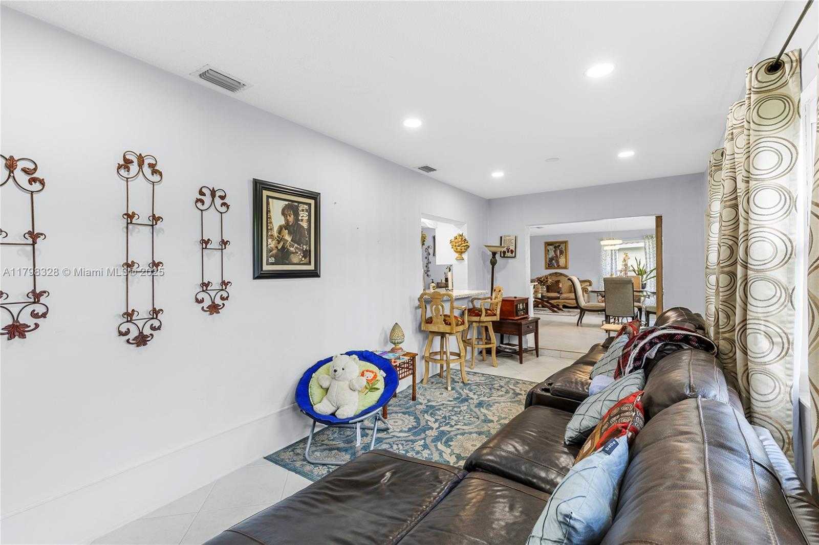 Small Image of 7185 EAST TROPICAL WAY, Plantation Number 18