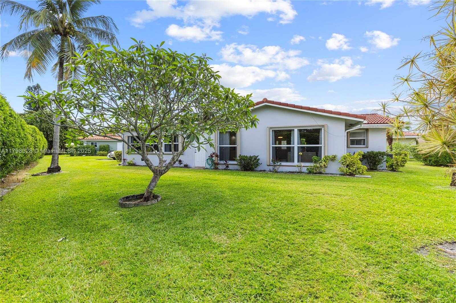 Small Image of 7185 EAST TROPICAL WAY, Plantation Number 31