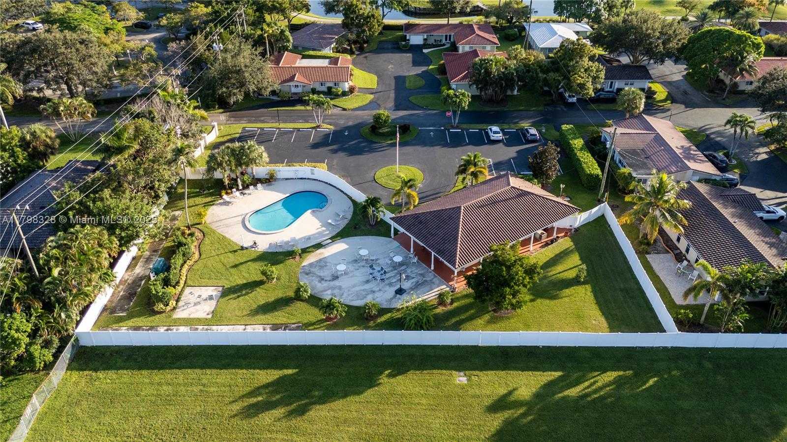 Small Image of 7185 EAST TROPICAL WAY, Plantation Number 32