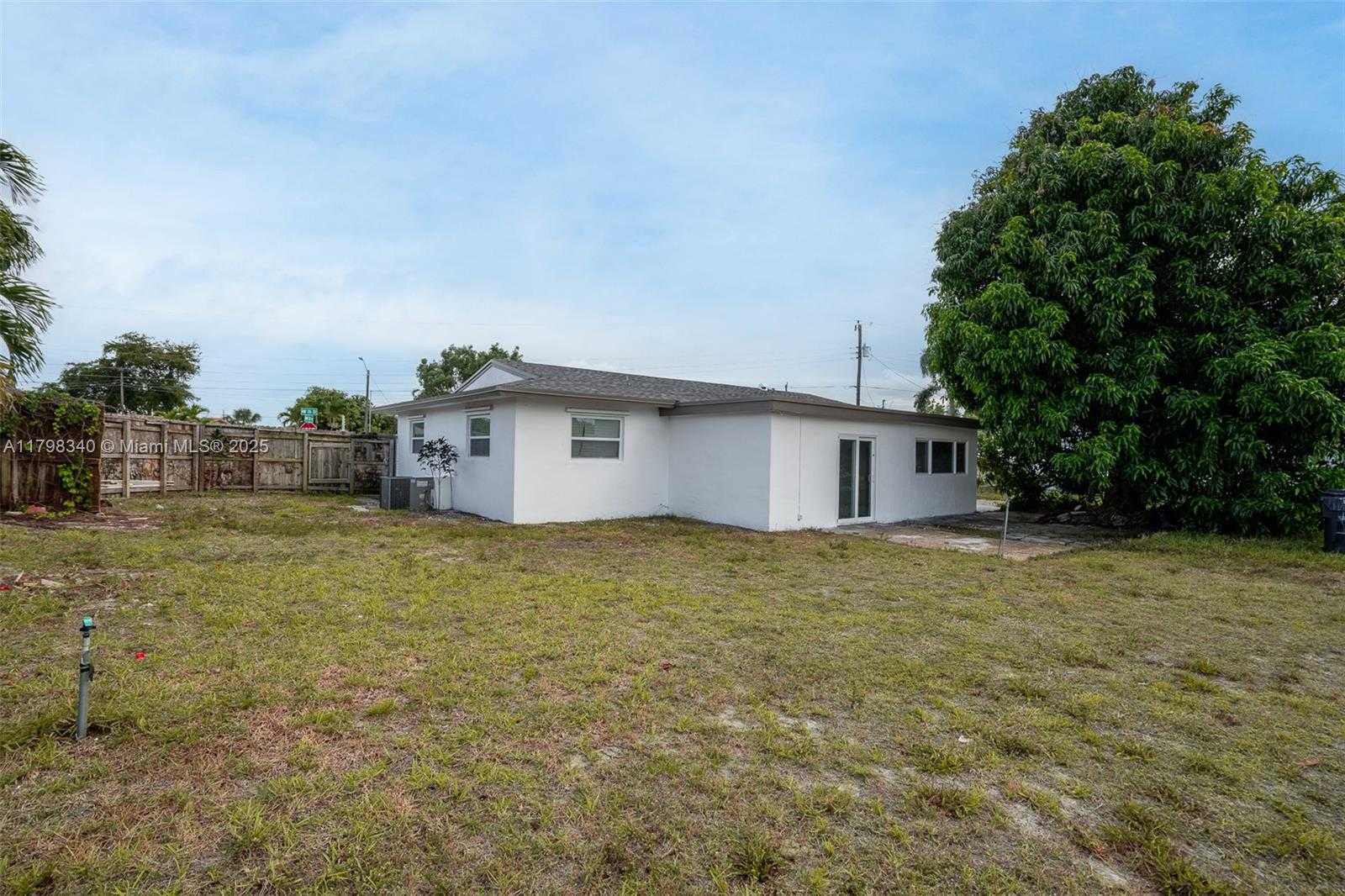 Small Image of 3531 NORTH WEST 26TH ST, Lauderdale Lakes Number 28