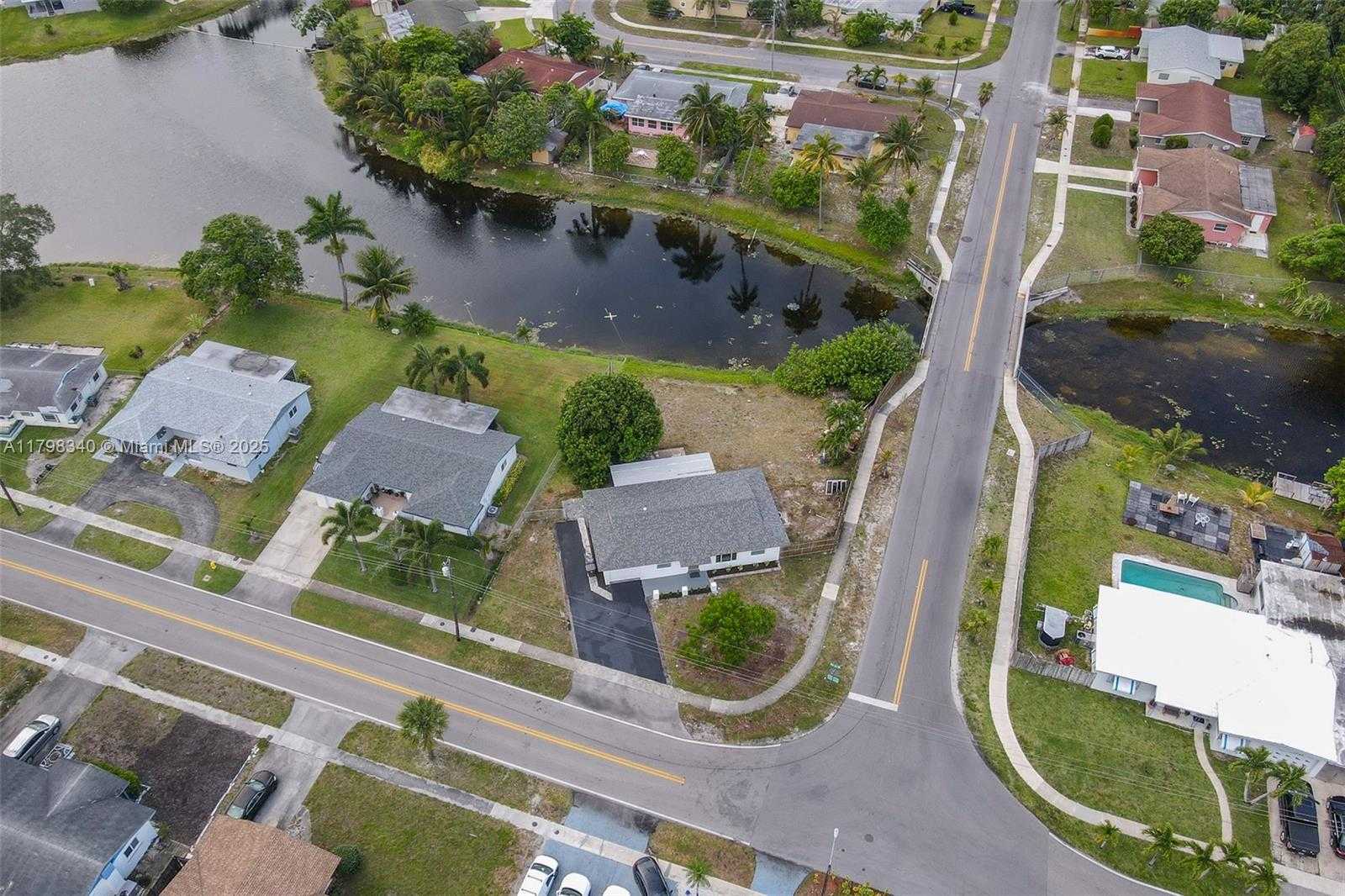 Small Image of 3531 NORTH WEST 26TH ST, Lauderdale Lakes Number 3