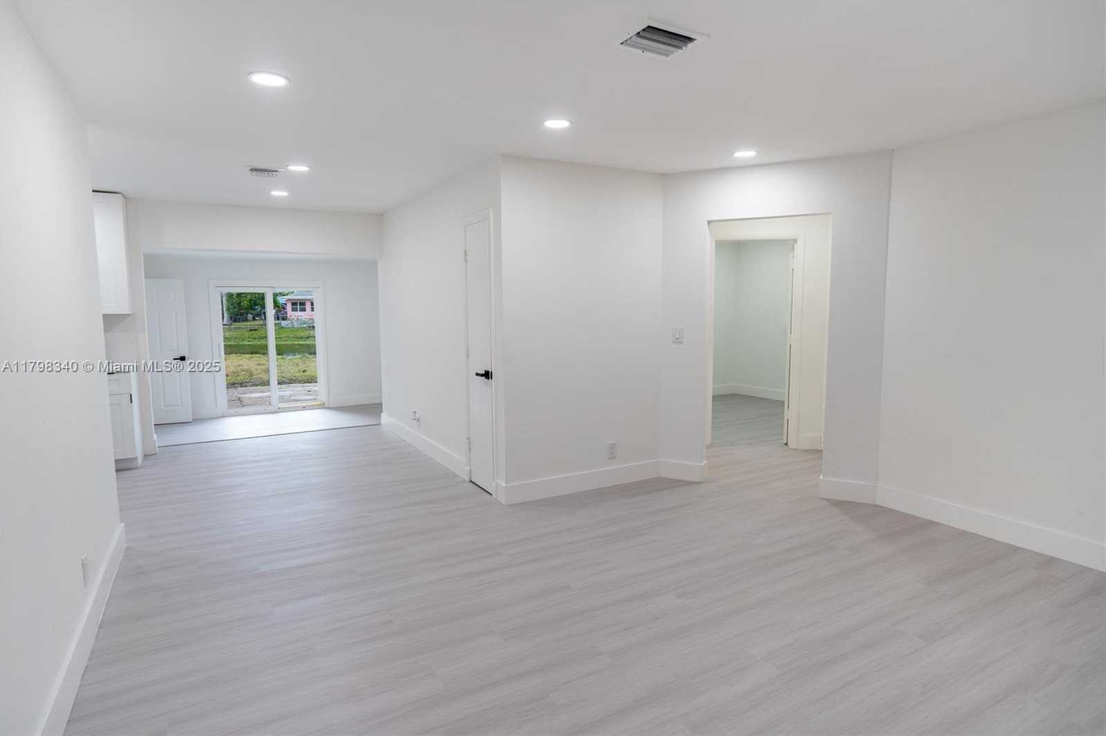 Small Image of 3531 NORTH WEST 26TH ST, Lauderdale Lakes Number 6
