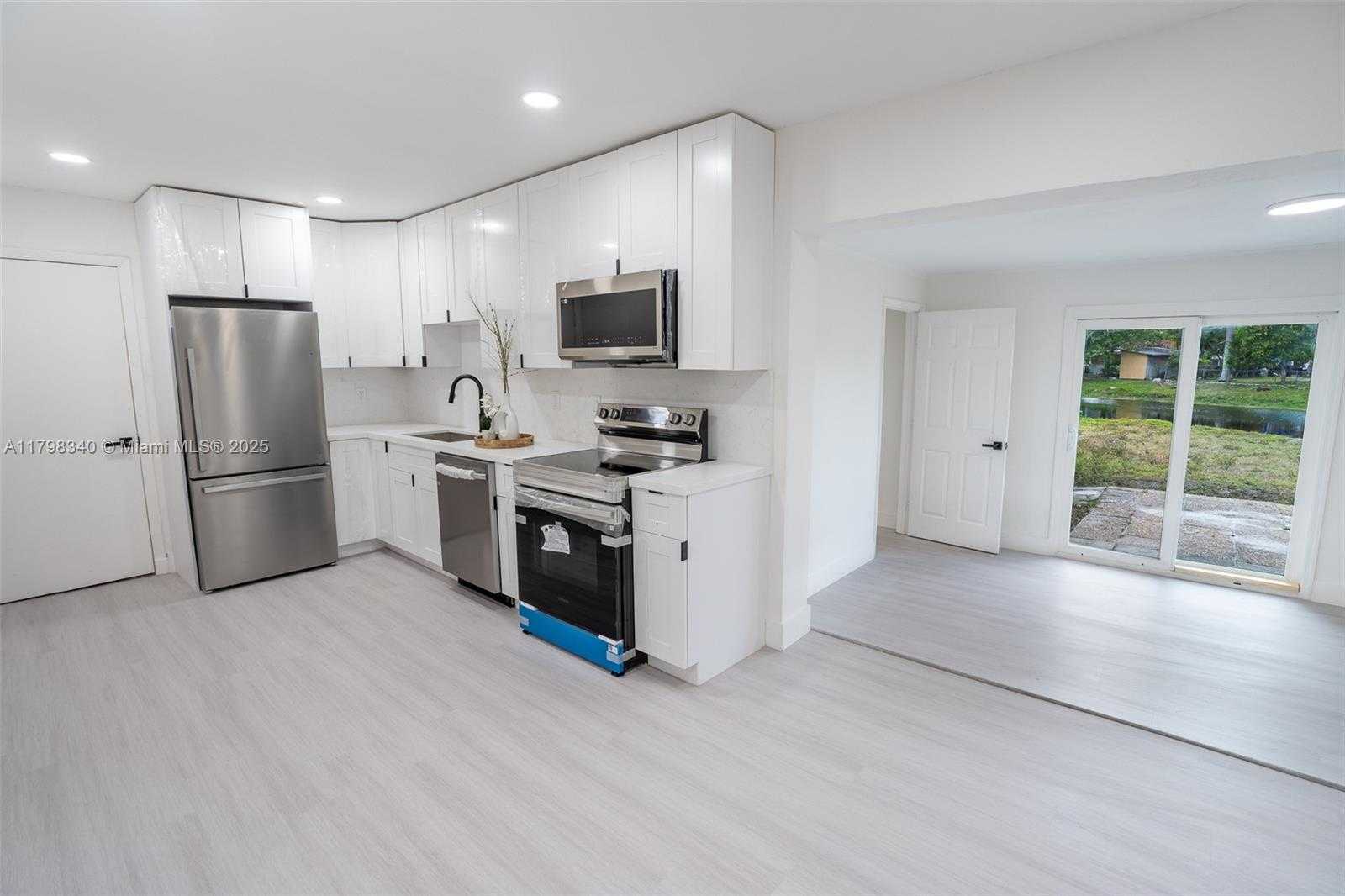 Small Image of 3531 NORTH WEST 26TH ST, Lauderdale Lakes Number 8