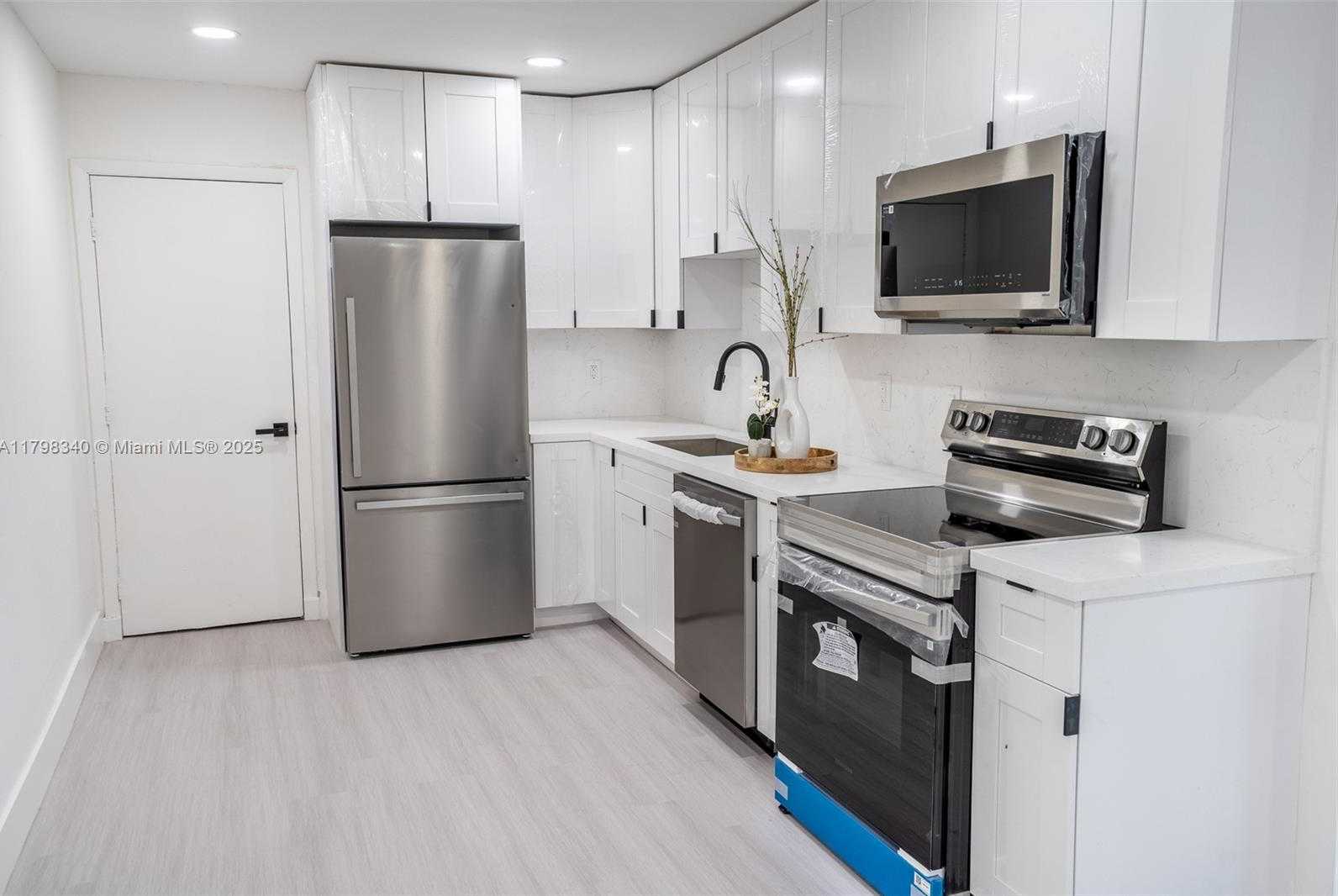 Small Image of 3531 NORTH WEST 26TH ST, Lauderdale Lakes Number 9
