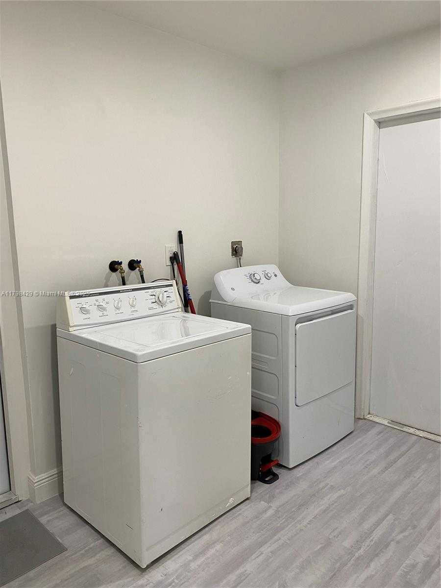 Small Image of 810 SOUTH WEST 66TH AVE, Plantation Number 17