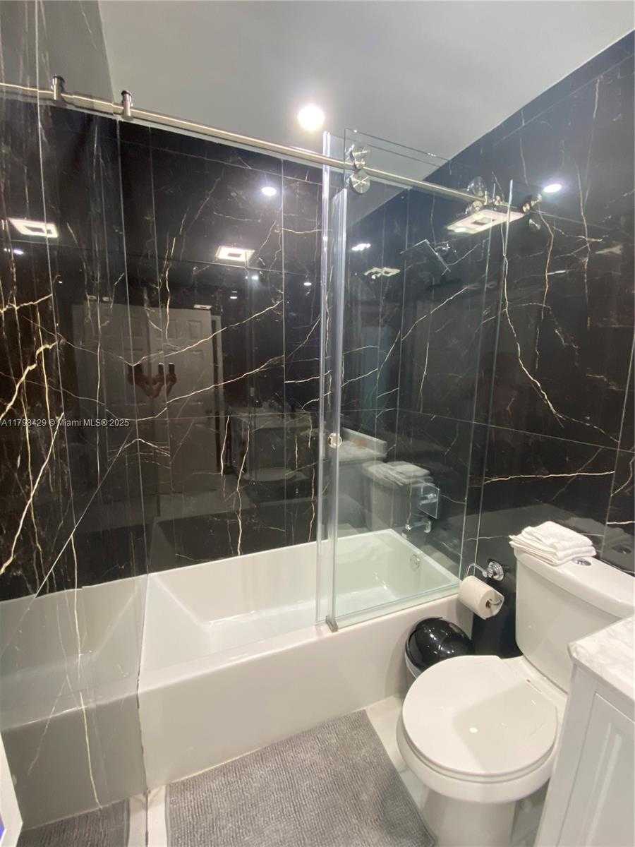 Small Image of 810 SOUTH WEST 66TH AVE, Plantation Number 22