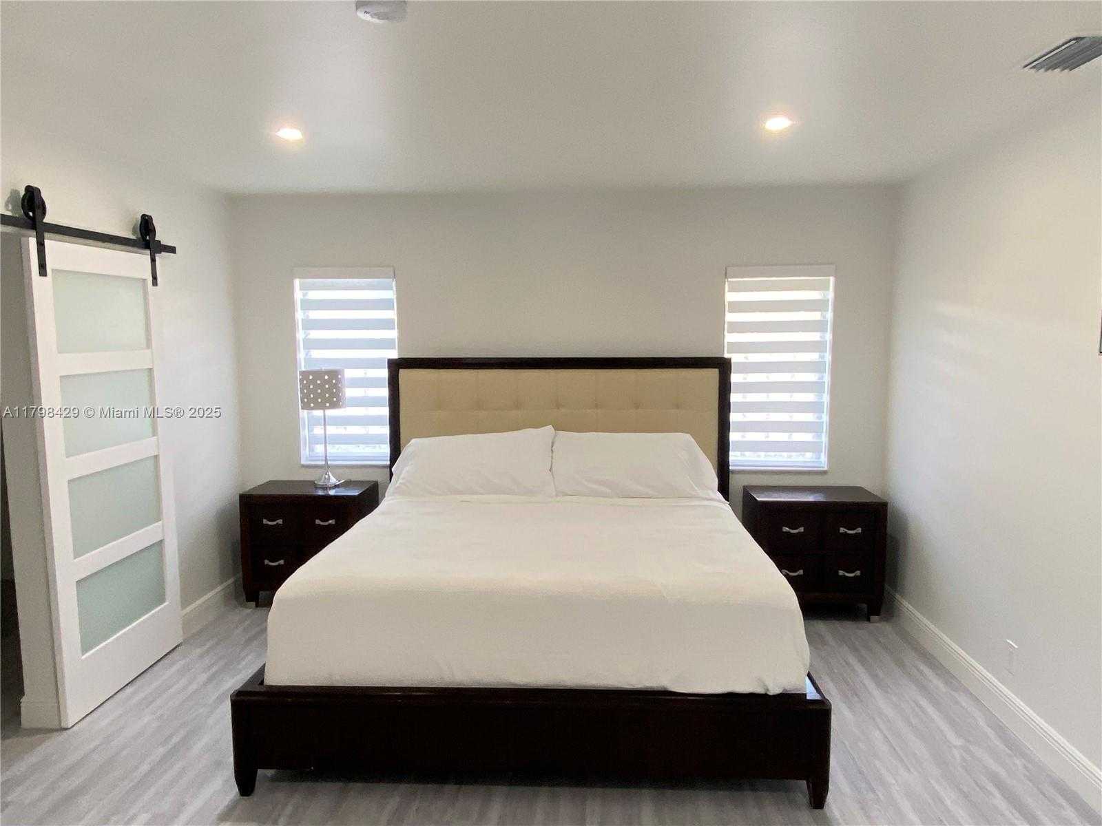 Small Image of 810 SOUTH WEST 66TH AVE, Plantation Number 23