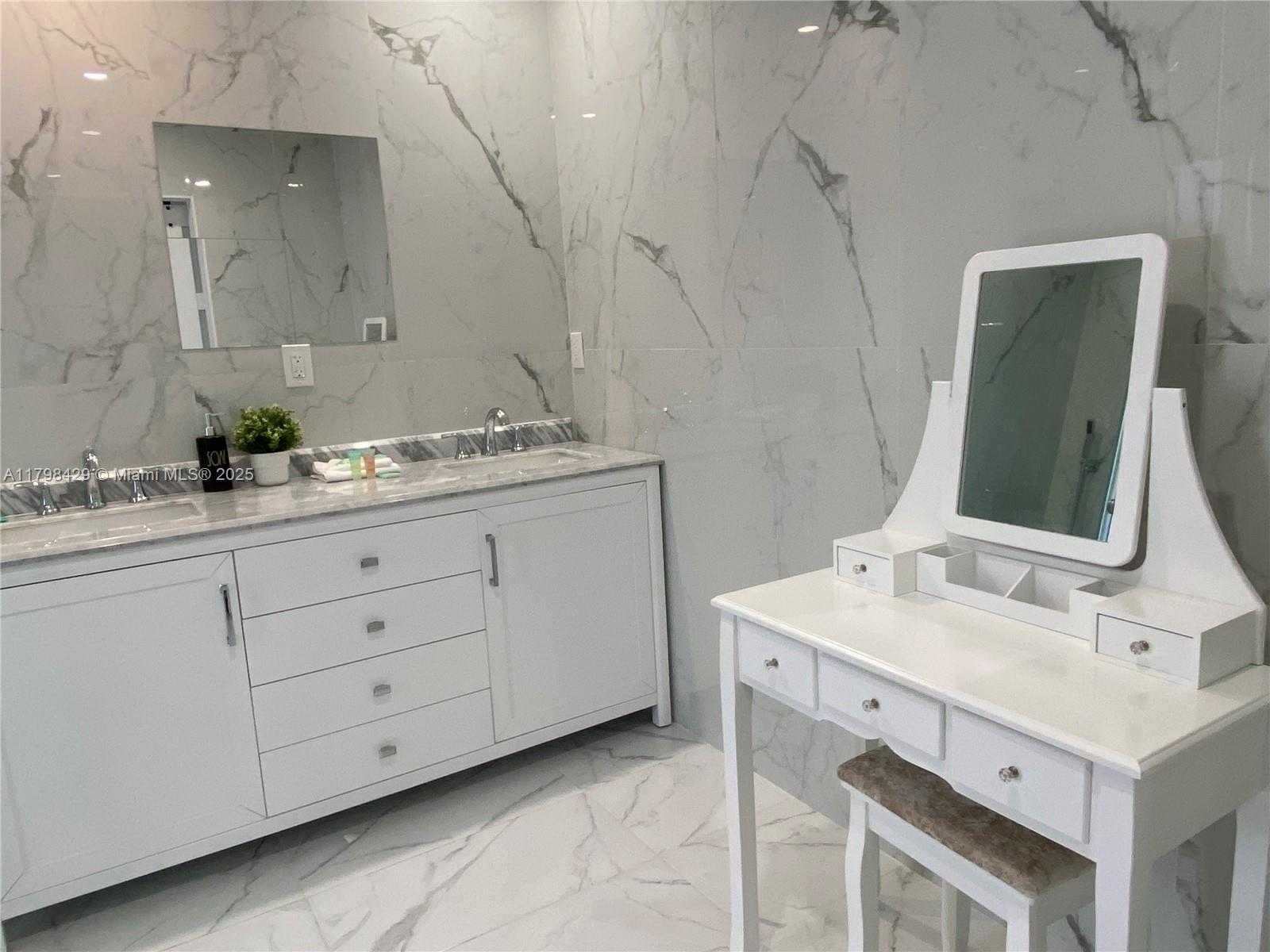 Small Image of 810 SOUTH WEST 66TH AVE, Plantation Number 25