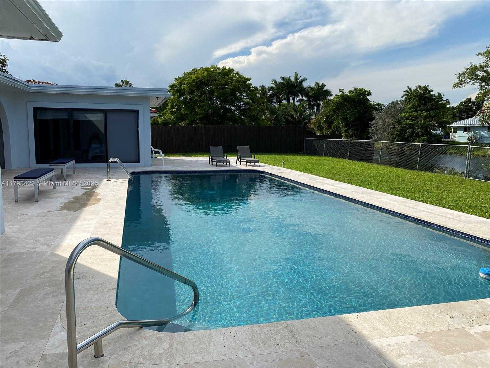Small Image of 810 SOUTH WEST 66TH AVE, Plantation Number 32