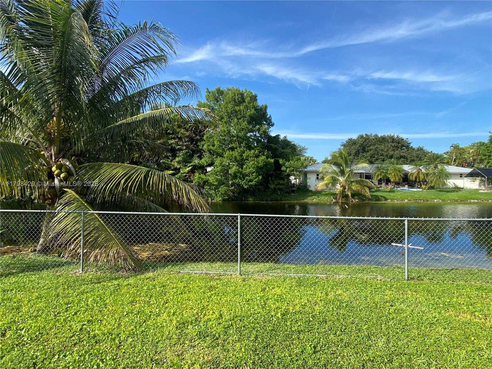 Small Image of 810 SOUTH WEST 66TH AVE, Plantation Number 33