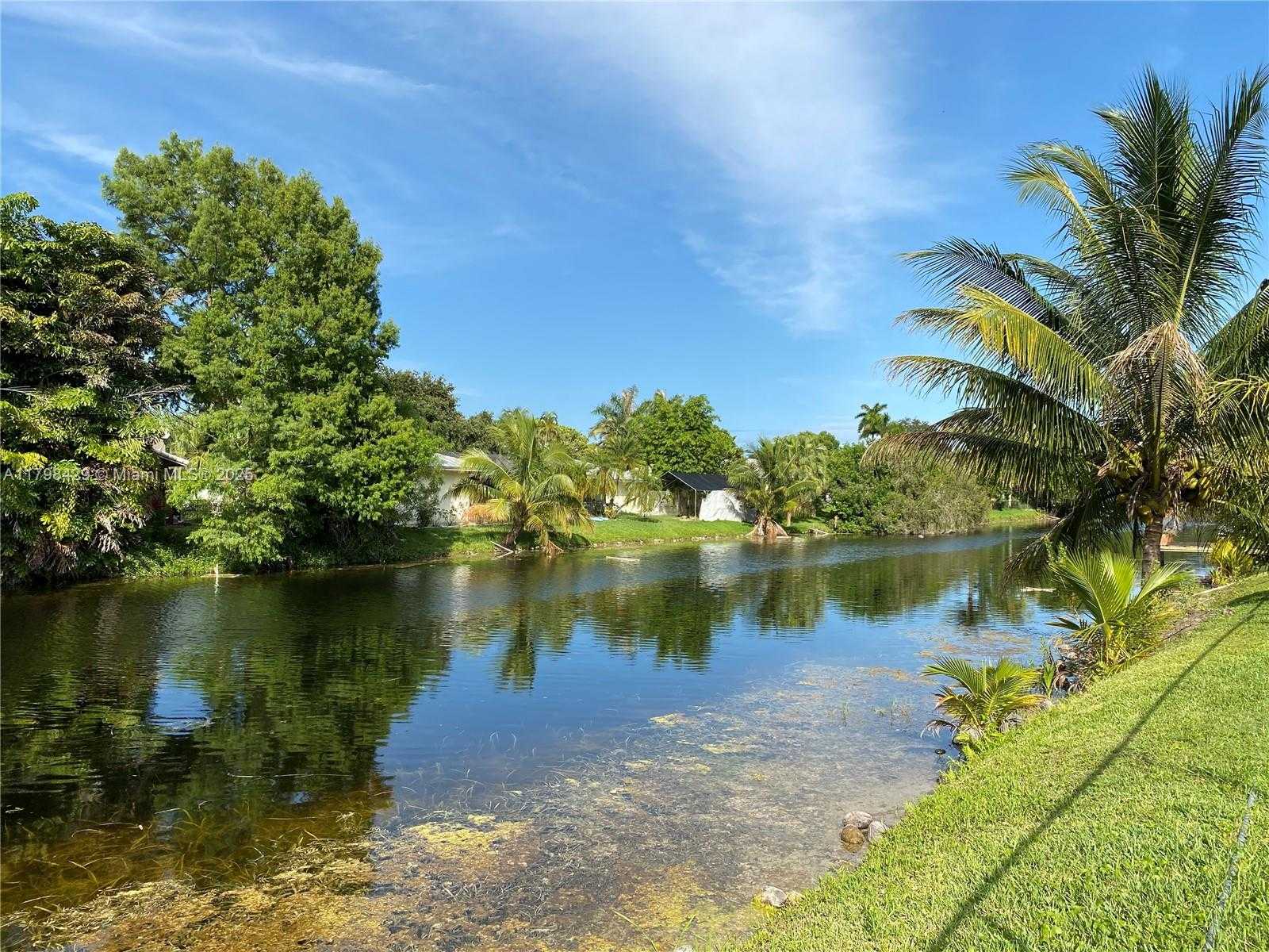 Small Image of 810 SOUTH WEST 66TH AVE, Plantation Number 38