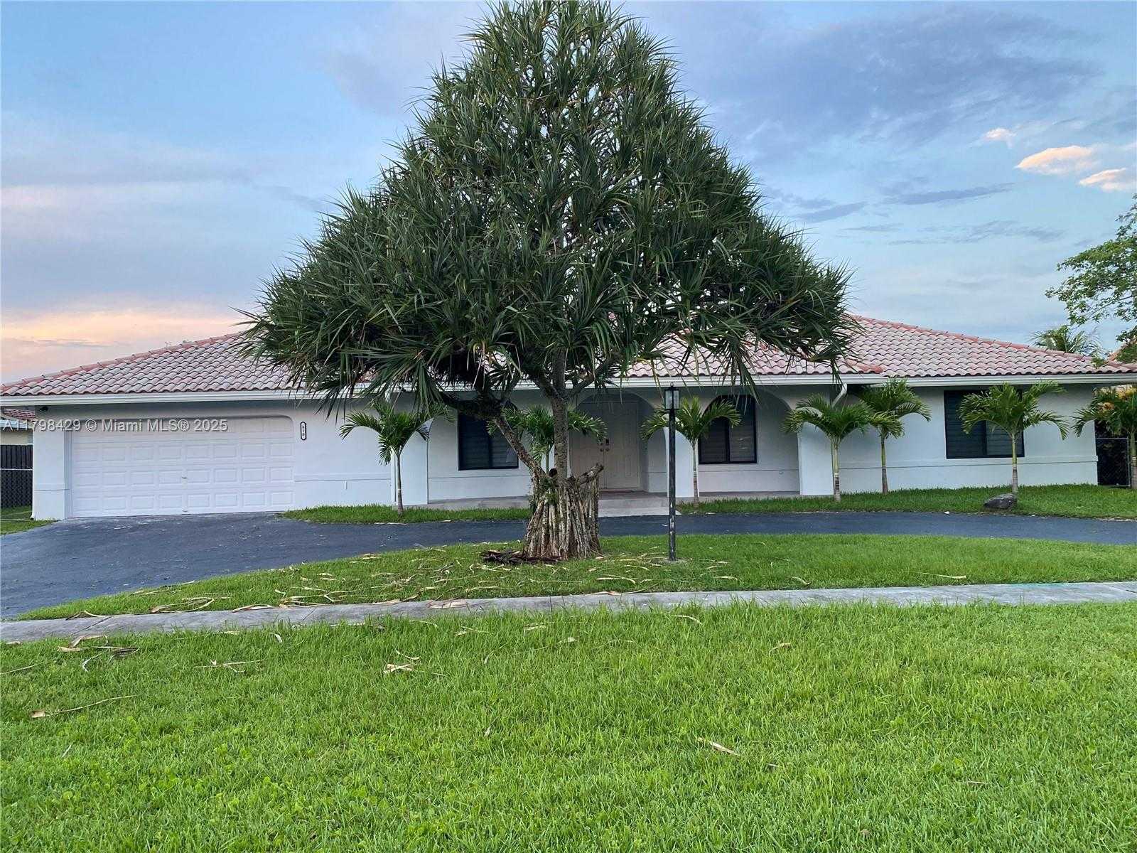 Small Image of 810 SOUTH WEST 66TH AVE, Plantation Number 39