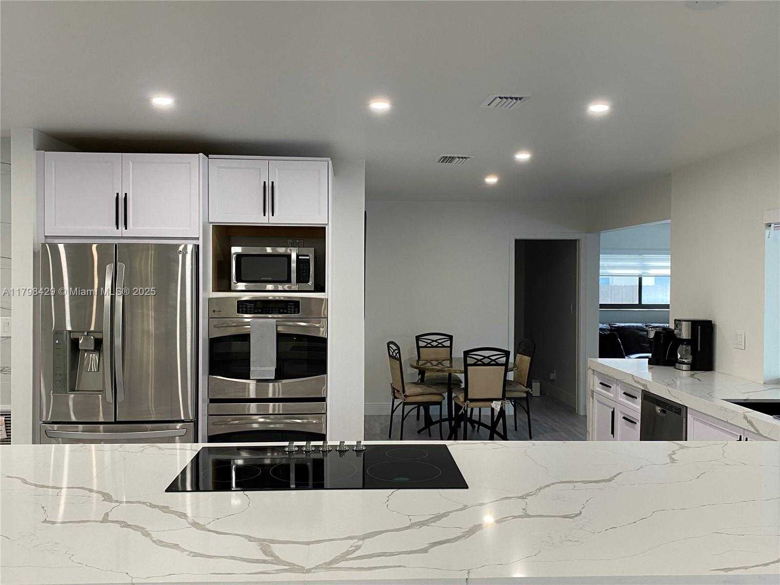 Small Image of 810 SOUTH WEST 66TH AVE, Plantation Number 4