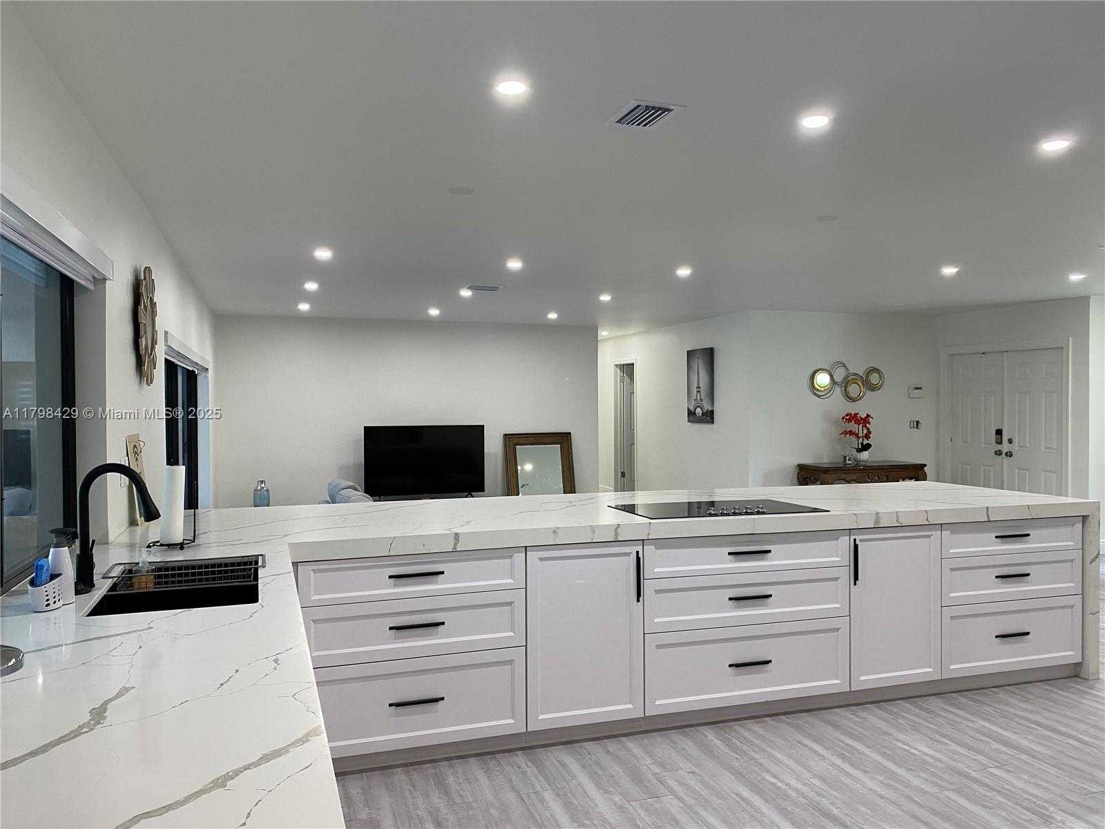 Small Image of 810 SOUTH WEST 66TH AVE, Plantation Number 9