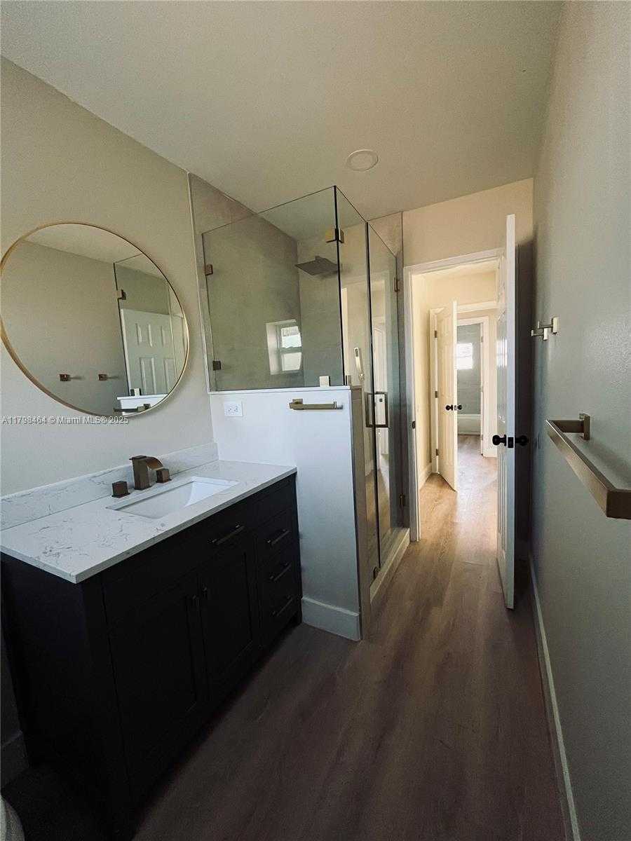 Small Image of 1300 WAITE DR, Fort Myers Number 8