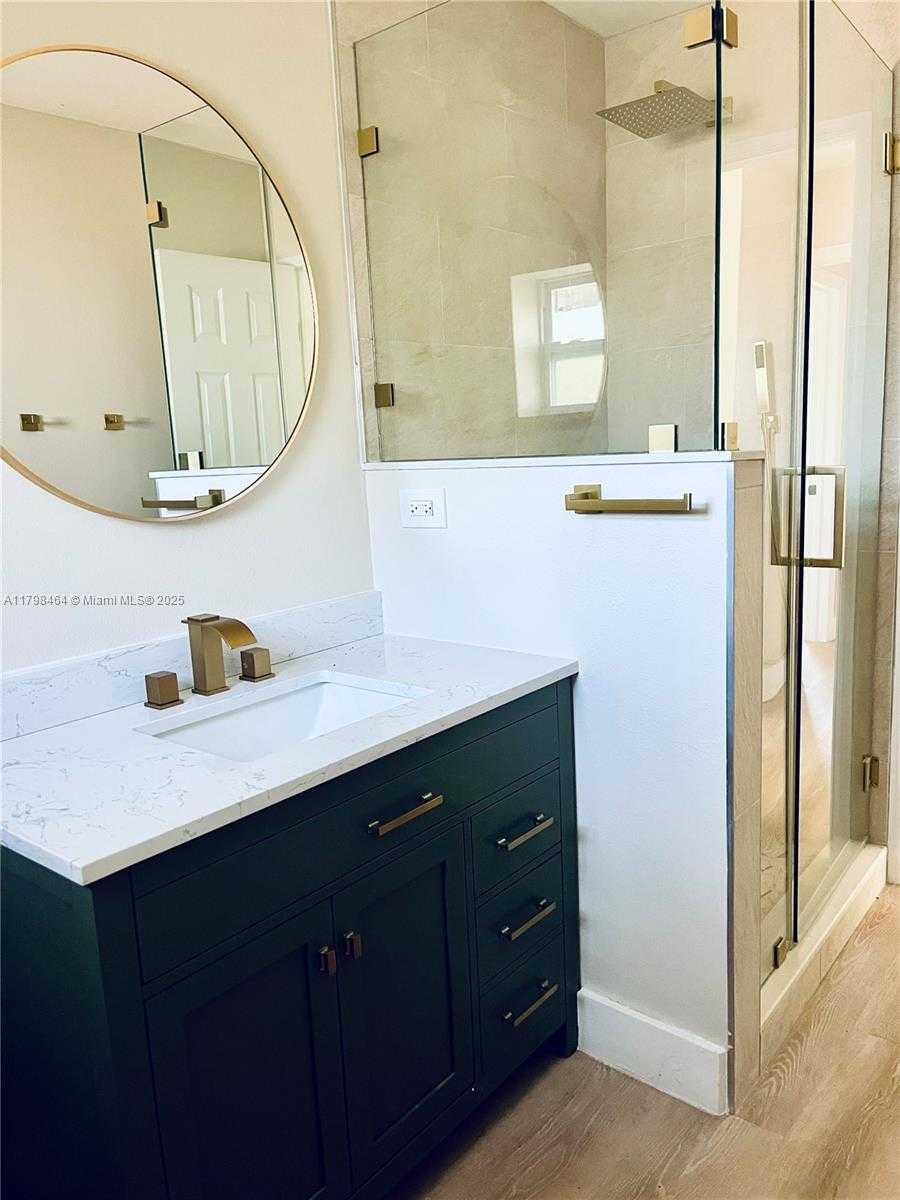 Small Image of 1300 WAITE DR, Fort Myers Number 9