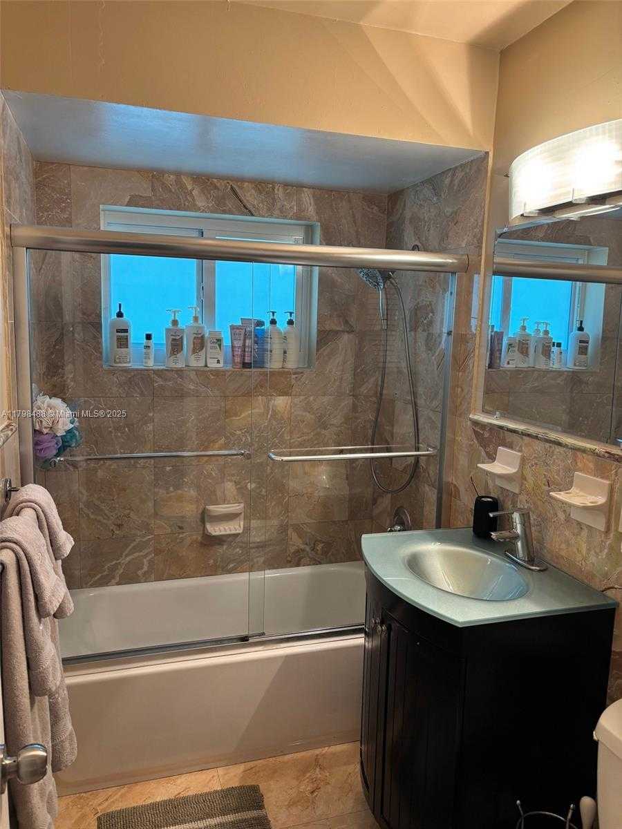 Small Image of 16195 SOUTH WEST 78TH AVE, Palmetto Bay Number 12