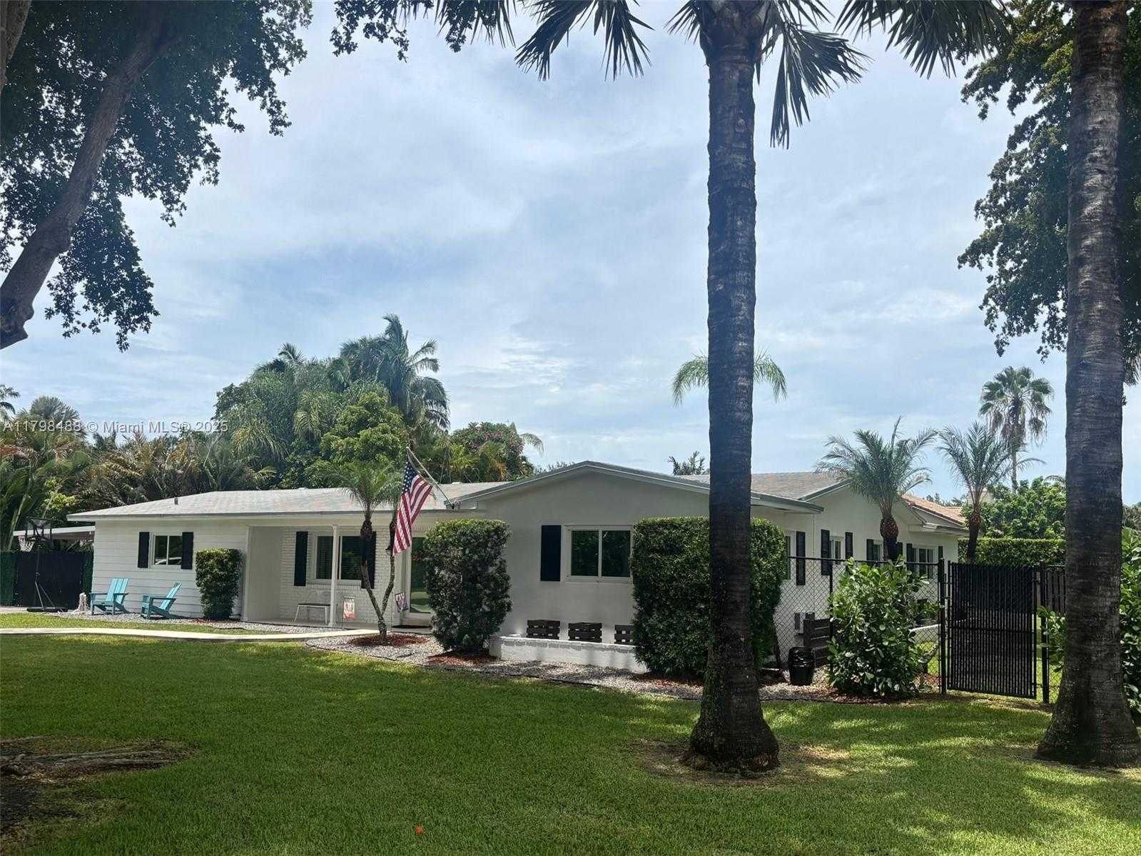 Small Image of 16195 SOUTH WEST 78TH AVE, Palmetto Bay Number 2