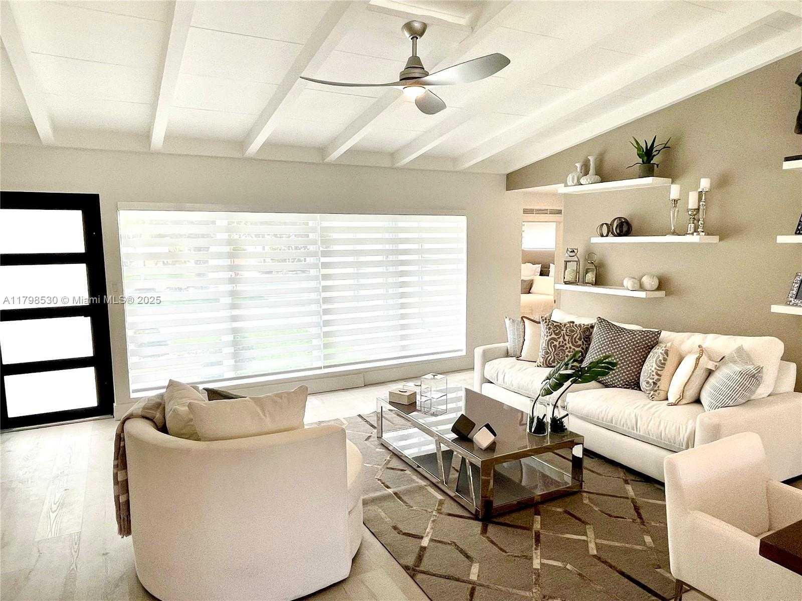Small Image of 2424 TORTUGAS LN, Fort Lauderdale Number 10