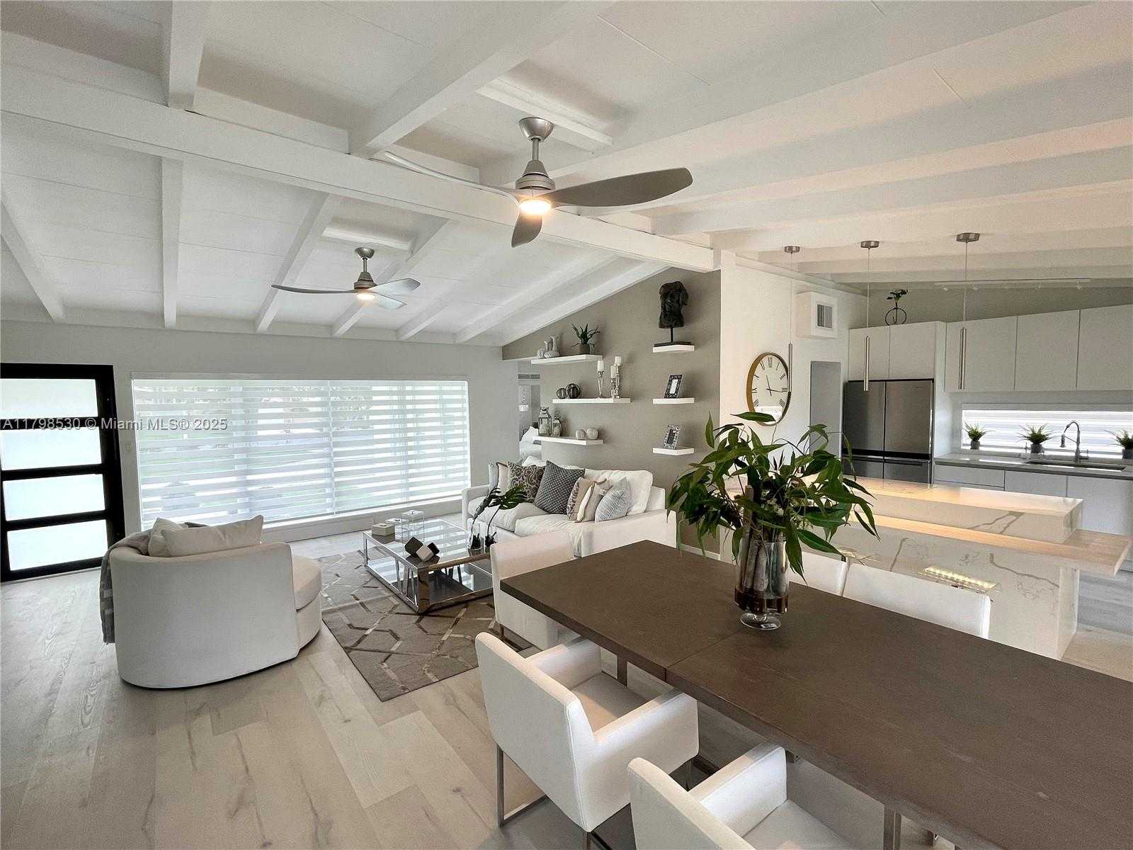 Small Image of 2424 TORTUGAS LN, Fort Lauderdale Number 13