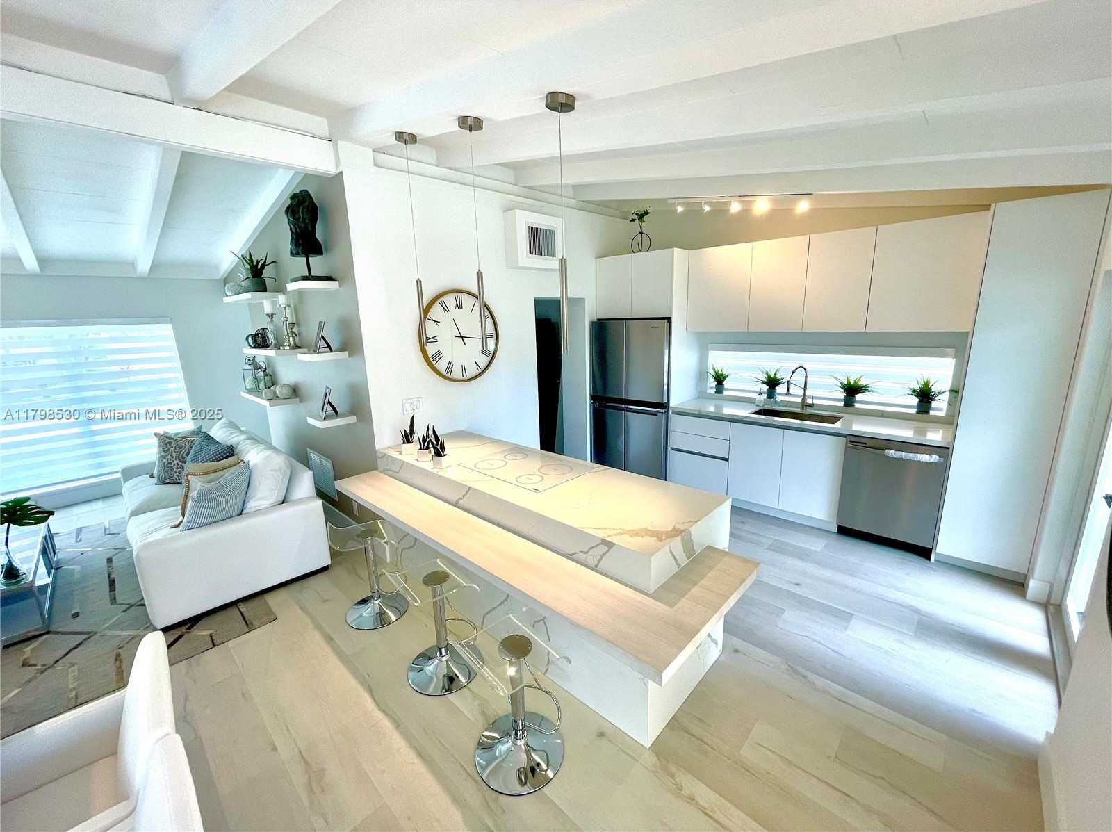 Small Image of 2424 TORTUGAS LN, Fort Lauderdale Number 15