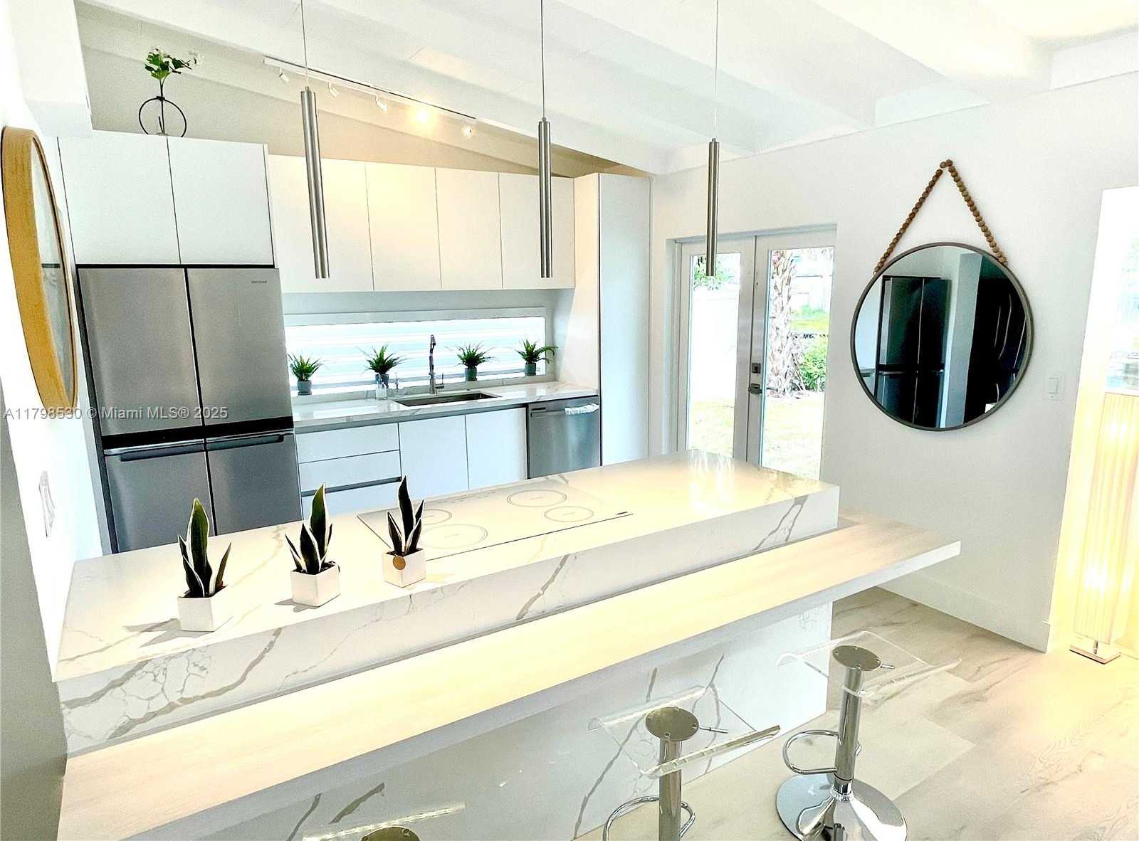 Small Image of 2424 TORTUGAS LN, Fort Lauderdale Number 16