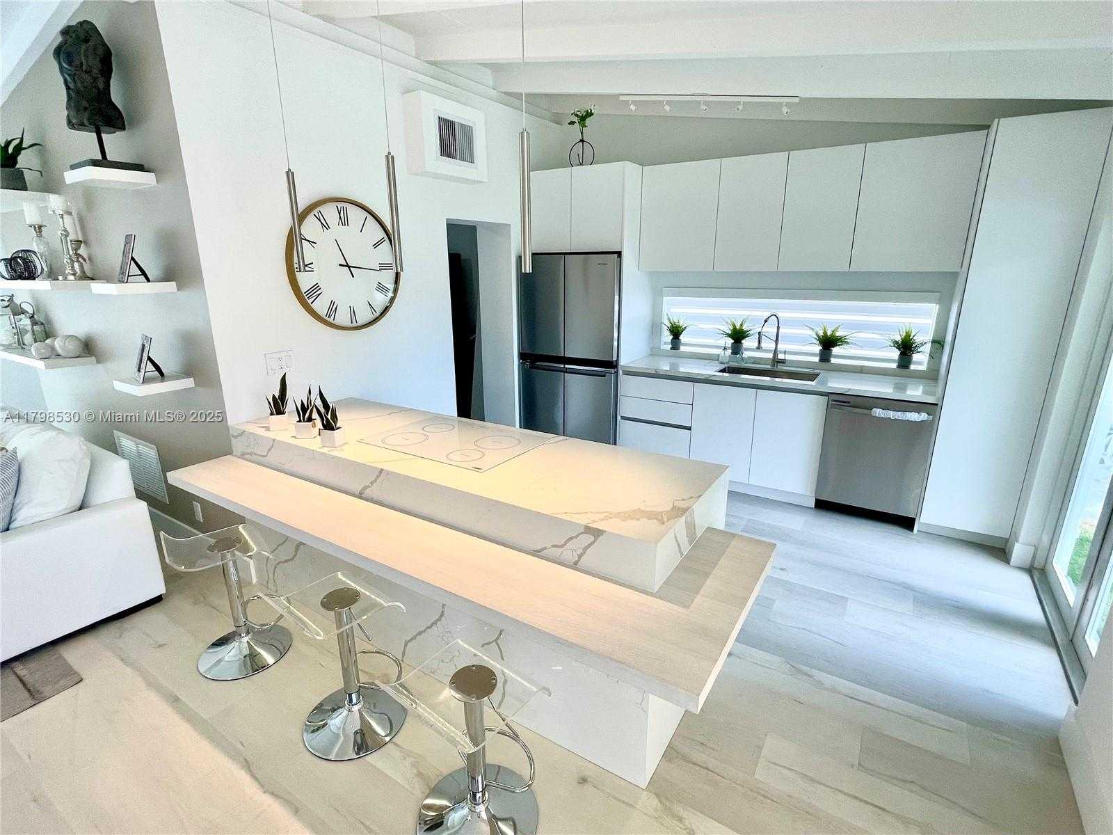 Small Image of 2424 TORTUGAS LN, Fort Lauderdale Number 17