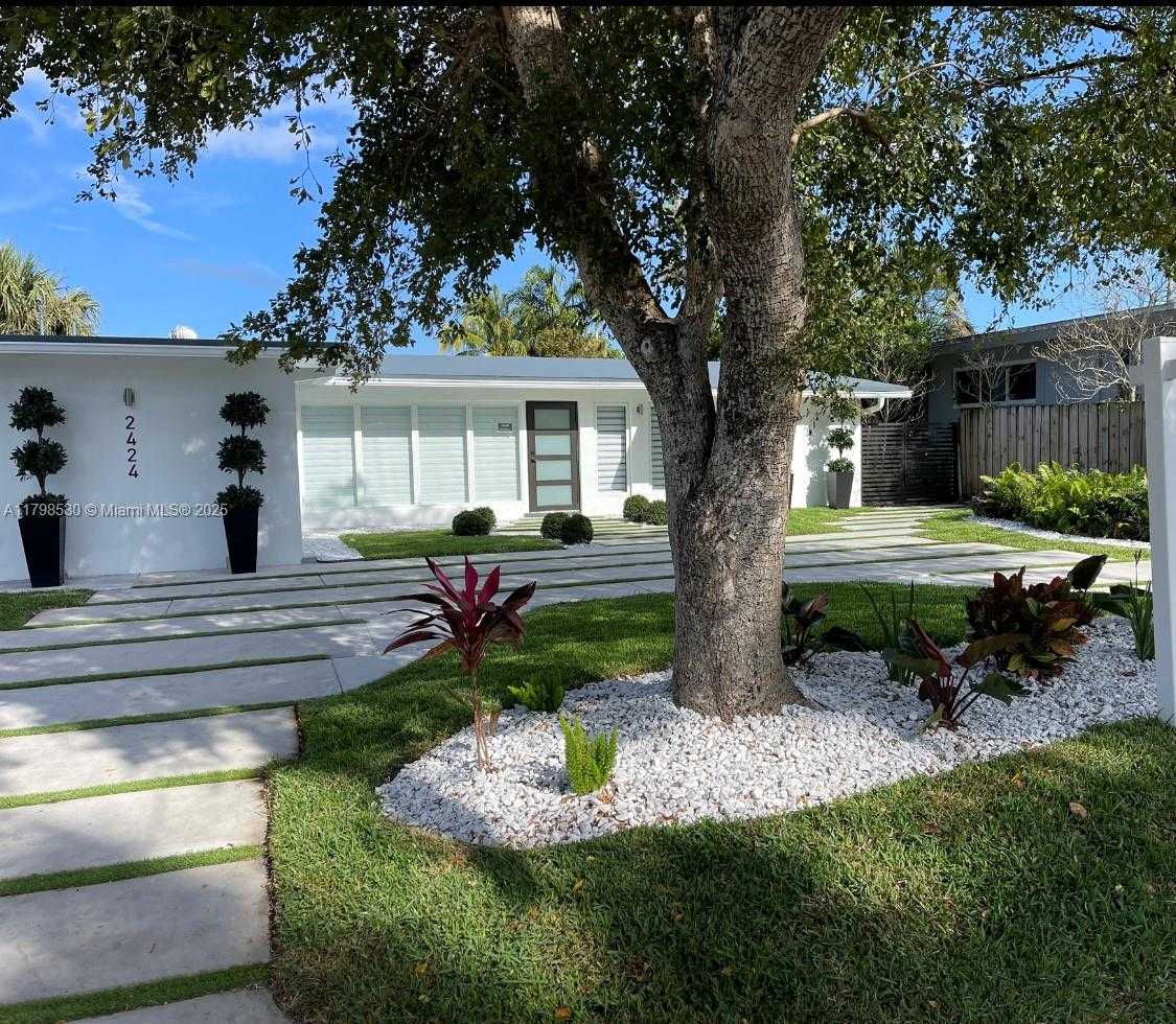 Small Image of 2424 TORTUGAS LN, Fort Lauderdale Number 2
