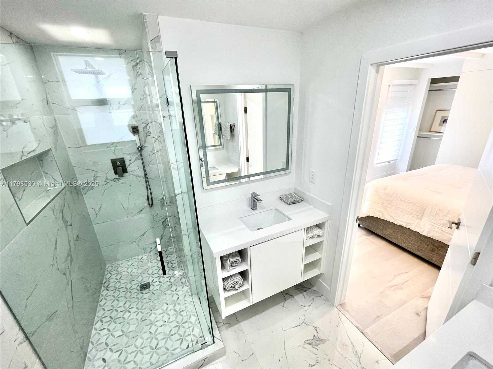 Small Image of 2424 TORTUGAS LN, Fort Lauderdale Number 32