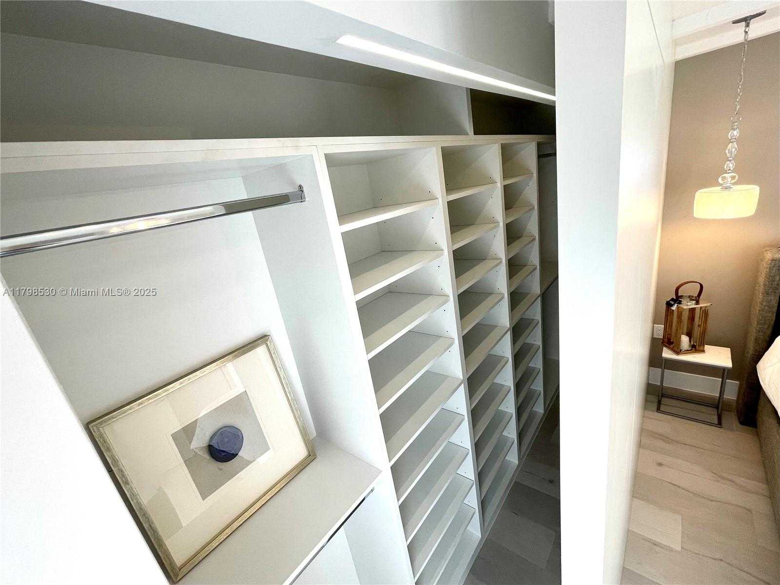 Small Image of 2424 TORTUGAS LN, Fort Lauderdale Number 33