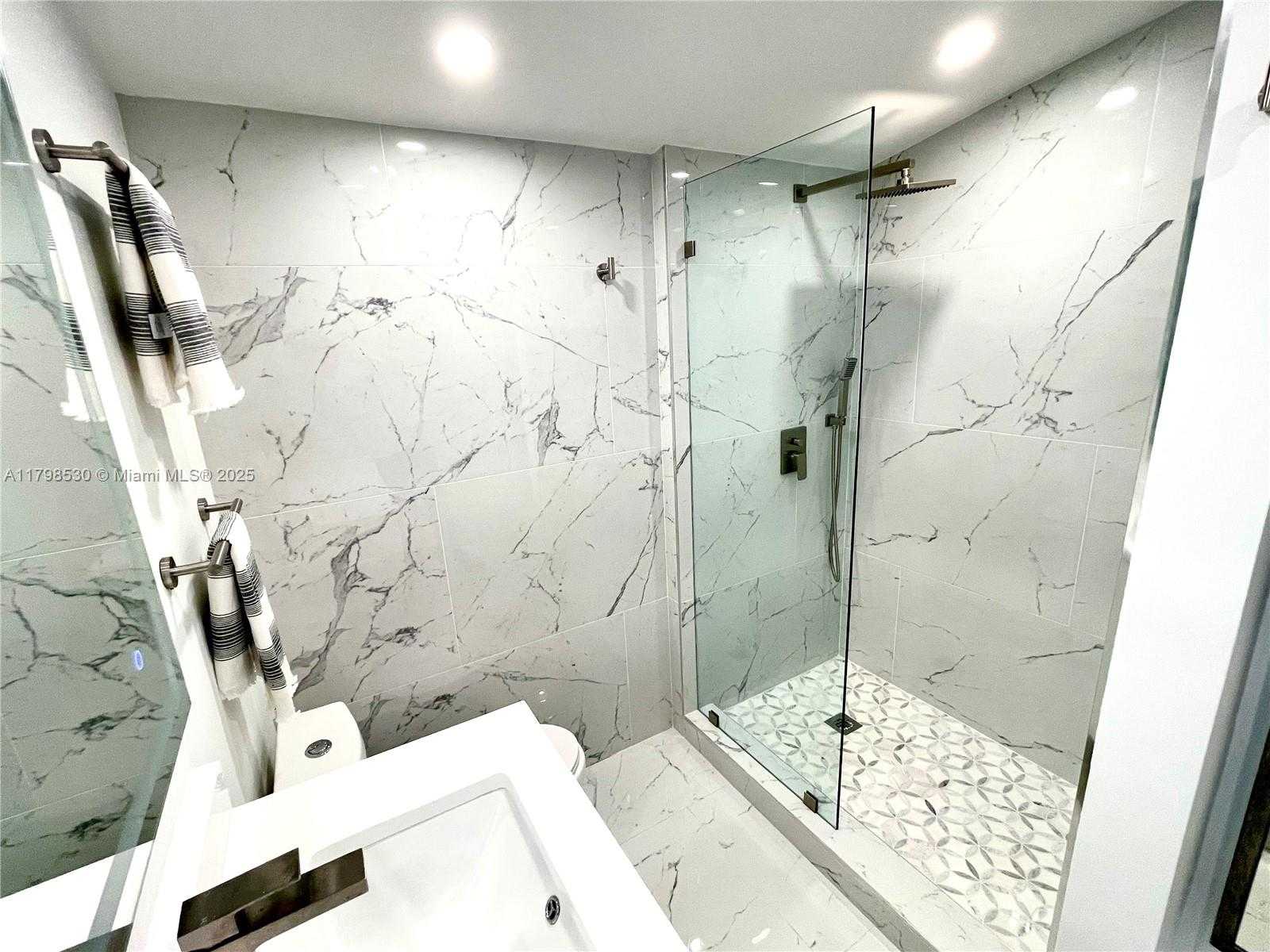 Small Image of 2424 TORTUGAS LN, Fort Lauderdale Number 36