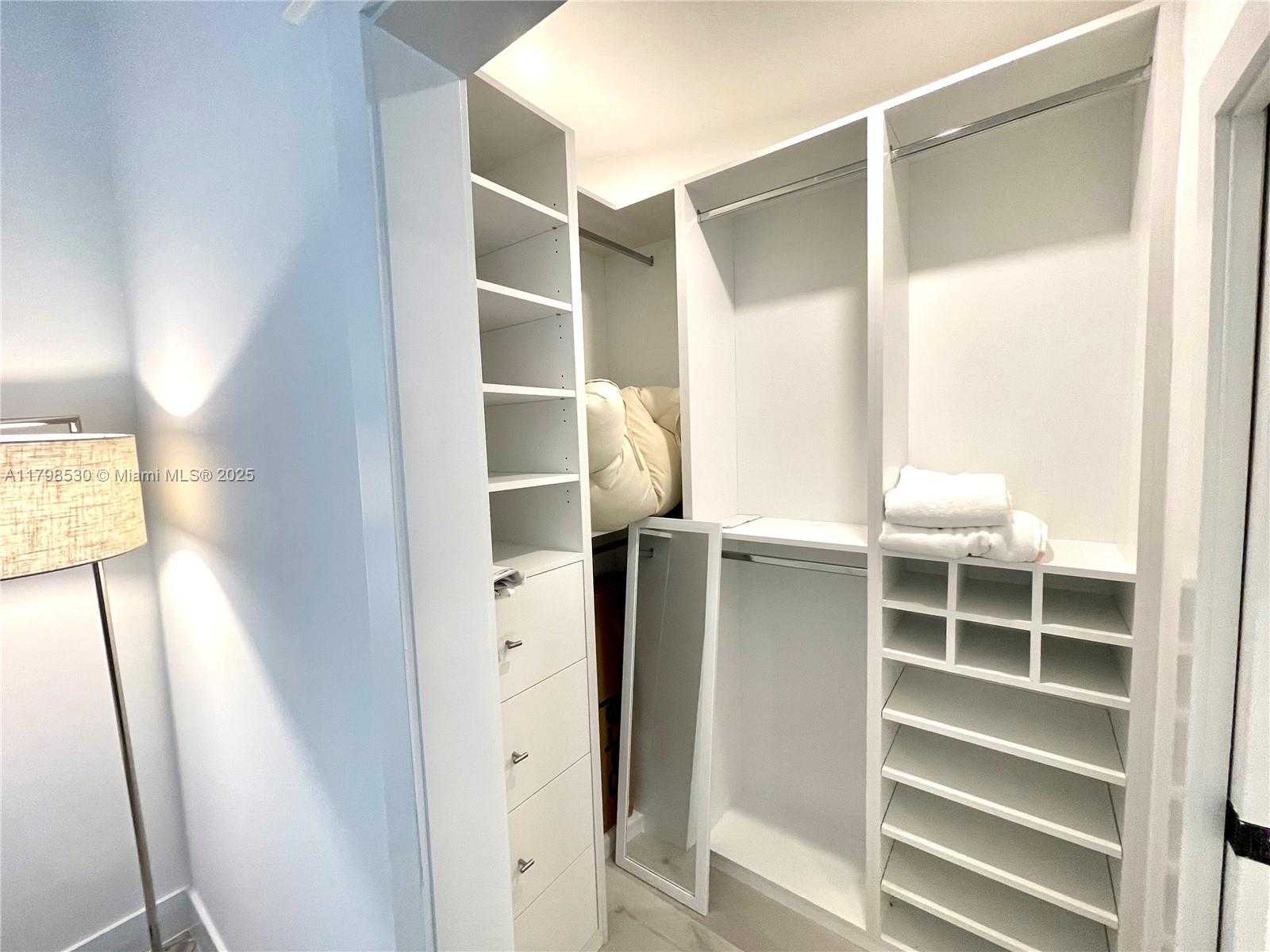 Small Image of 2424 TORTUGAS LN, Fort Lauderdale Number 40