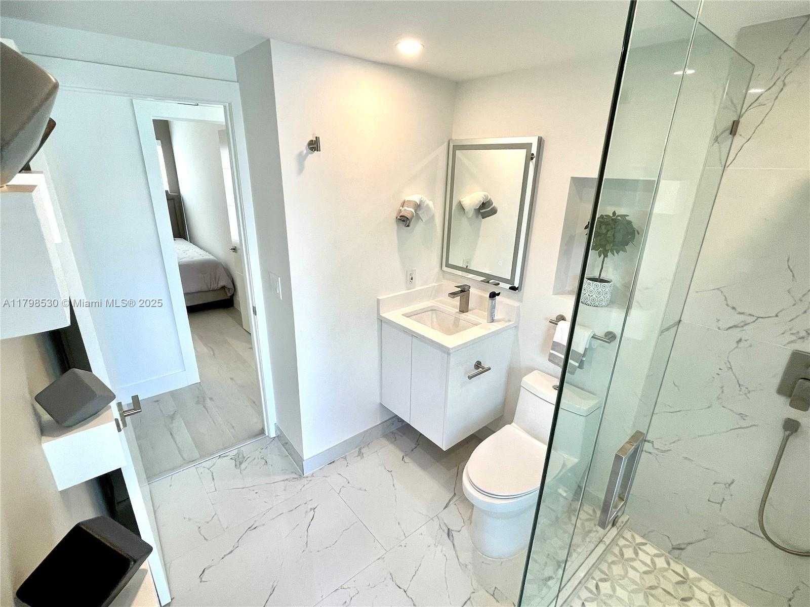 Small Image of 2424 TORTUGAS LN, Fort Lauderdale Number 45