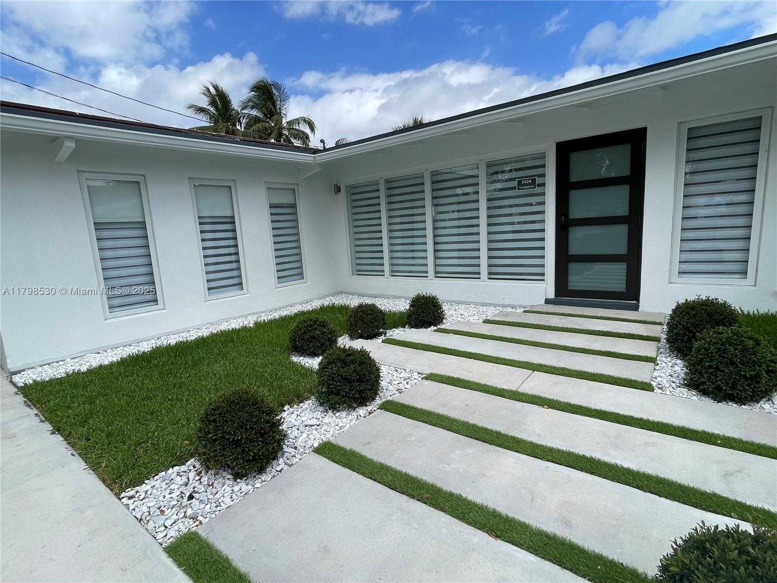 Small Image of 2424 TORTUGAS LN, Fort Lauderdale Number 5