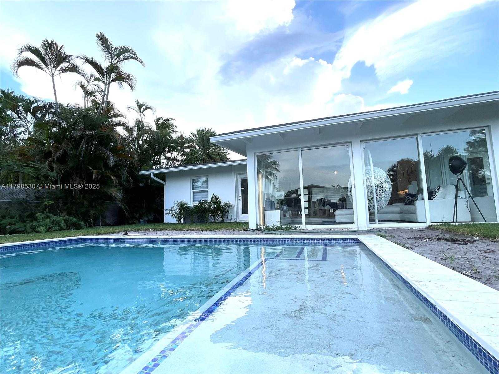 Small Image of 2424 TORTUGAS LN, Fort Lauderdale Number 51